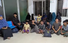 নৌবাহিনীর অভিযানে টেকনাফে পাচারকারীদের আস্তানা থেকে ১৭ জন উদ্ধার, আটক ১