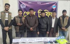 যশোর সদরে অভিযান চালিয়ে ৩টি মোটরসাইকেল ১টি বার্মিজ চাকু ও ২টি মোবাইল উদ্ধারসহ গ্রেফতার ৩