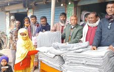 গোবিন্দগঞ্জ উপজেলার হরিরামপুর ইউনিয়নের ওয়ার্ড বিএনপির উদ্যোগে শীতার্তদের মাঝে কম্বল বিতরণ