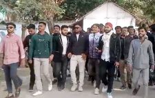 ফসল রক্ষা বাঁধে অনিয়মের প্রতিবাদ করায় ছাত্রদেরকে হামলা “ইউএনও বললেন বিএনপি – ছাত্রদলের কথাকাটাকাটি ওসি বললেন ব্যানার নিয়ে গেছে”