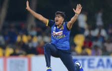 ক্যারিয়ারসেরা অবস্থানে মাহিশ থিকসানা