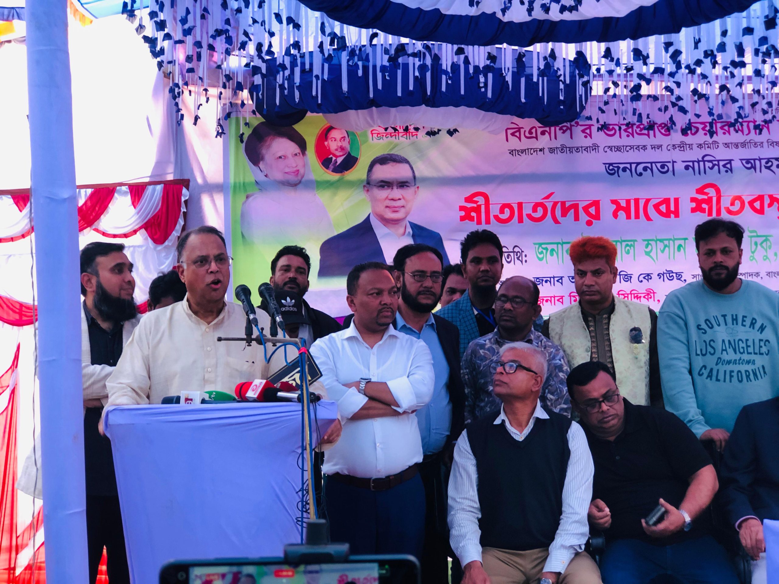 মৌলভীবাজারে ২ হাজার শীতার্ত গরীব-দুঃখী মানুষের মাঝে কম্বল বিতরণ করা হয়েছে। অন্তবর্তী সরকার জাতীয় নির্বাচন করে স্থানীয় নির্বাচন করে না: সাবেক মন্ত্রী টুকু