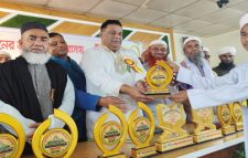 সুনামগঞ্জের ধর্মপাশায় তাকরীমুল হুফফাজ ফাউন্ডেশনের উদ্যোগে ১৯জন নবীন হাফেজকে সংবর্ধনা