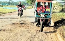 মৌলভীবাজারের কমলগঞ্জ-আদমপুর সড়কের বেহাল অবস্থা