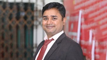 যুবদল নেতার পুলিশের কার্যালয়ে সেলফি, এবার দল থেকে বহিষ্কার