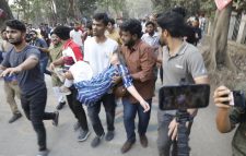 নতুন ছাত্রসংগঠন ঘোষণার আগে ঢাকা বিশ্ববিদ্যালয়ে সংঘর্ষ