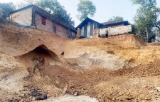 কমলগঞ্জে টিলা কেটে মাটি বিক্রি,