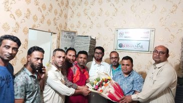 ব্রিটিশ বাংলাদেশী ওয়েলফেয়ার ট্রাস্টের সভাপতি মোঃ মিঠু মিয়াকে ফুলেল শুভেচ্ছা