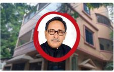রাজনীতি’কে পুঁজি করে মুদি দোকানের কর্মচারী হলেন কোটিপতি