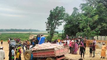 সুনামগঞ্জে লড়ির চাপায় ঘটনাস্থলেই ড্রাইভারে মৃত্যু।