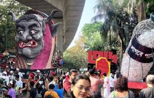 কেন্দ্রবিন্দুতে ফ্যাসিবাদের মুখাকৃতি, মুগ্ধর পানির বোতল
