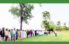 রাতারগুল রক্ষায় মানব বন্ধন