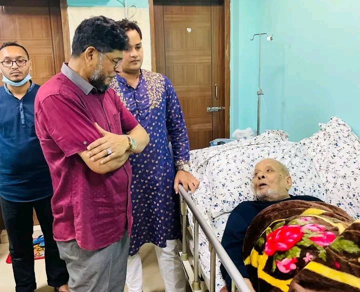 রাগীব আলীর শয্যাপাশে বদরুজ্জামান সেলিম