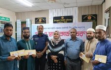 জৈন্তাপুরে জুলাই যোদ্ধাদের মাঝে চেক ও স্বাস্থ্য কার্ড বিতরণ