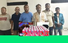 পুলিশের পৃথক দুটি অভিযানে চকলেট মদ সহ ৬ আটক