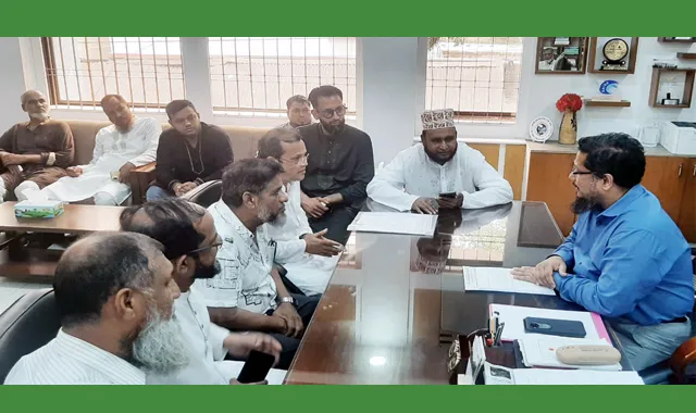 জেলা প্রশাসকের সাথে বৈঠক করেন পরিবহণ মালিক সমিতি