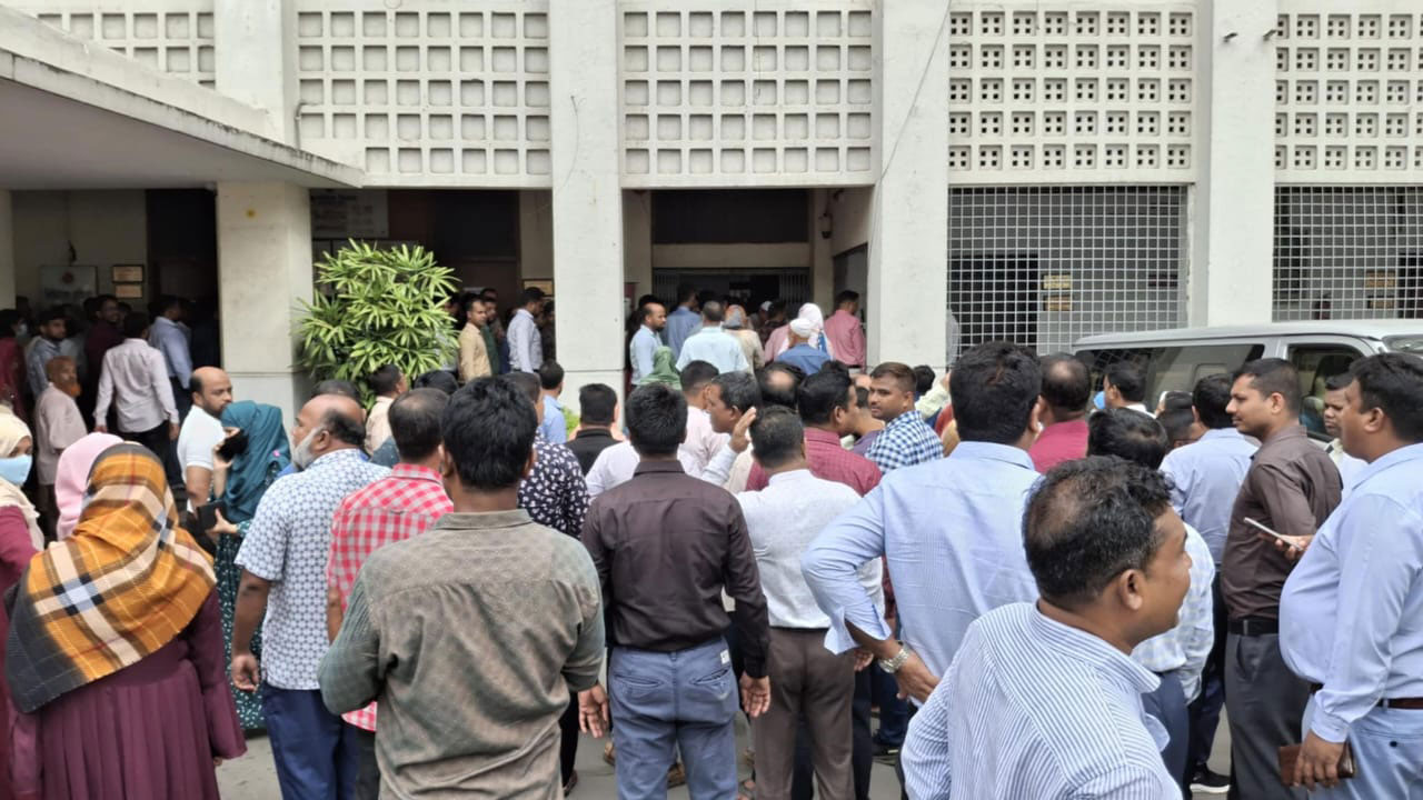 নোটিশে চাকরি হারাবেন সরকারি কর্মচারীরা, আপিলের সুযোগ নেই
