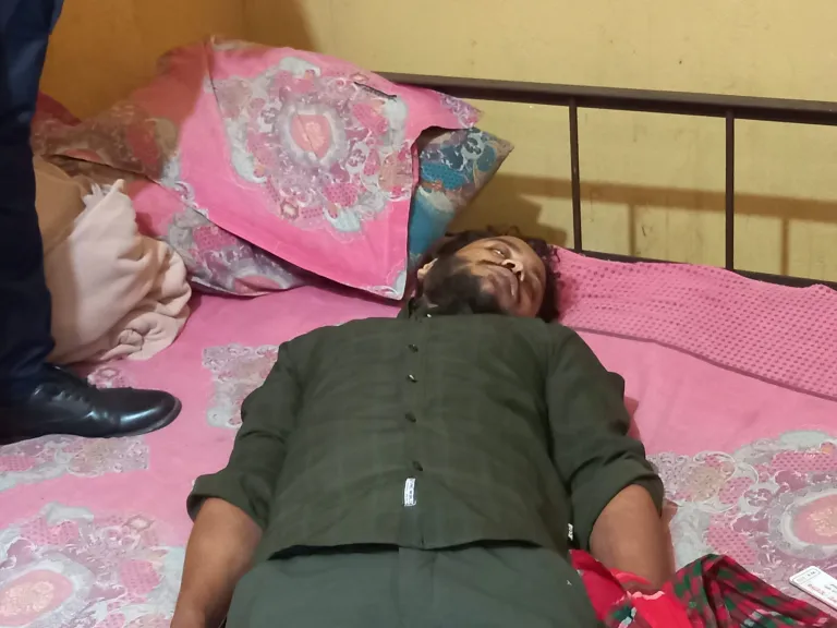 আবাসিক হোটেল থেকে যুবকের লাশ উদ্ধার