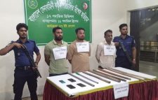ছাতকের জাতুয়া গ্রামে দু’পক্ষের সং*ঘ*র্ষ  ঘটনাস্থল থেকে আটক ৩ জন