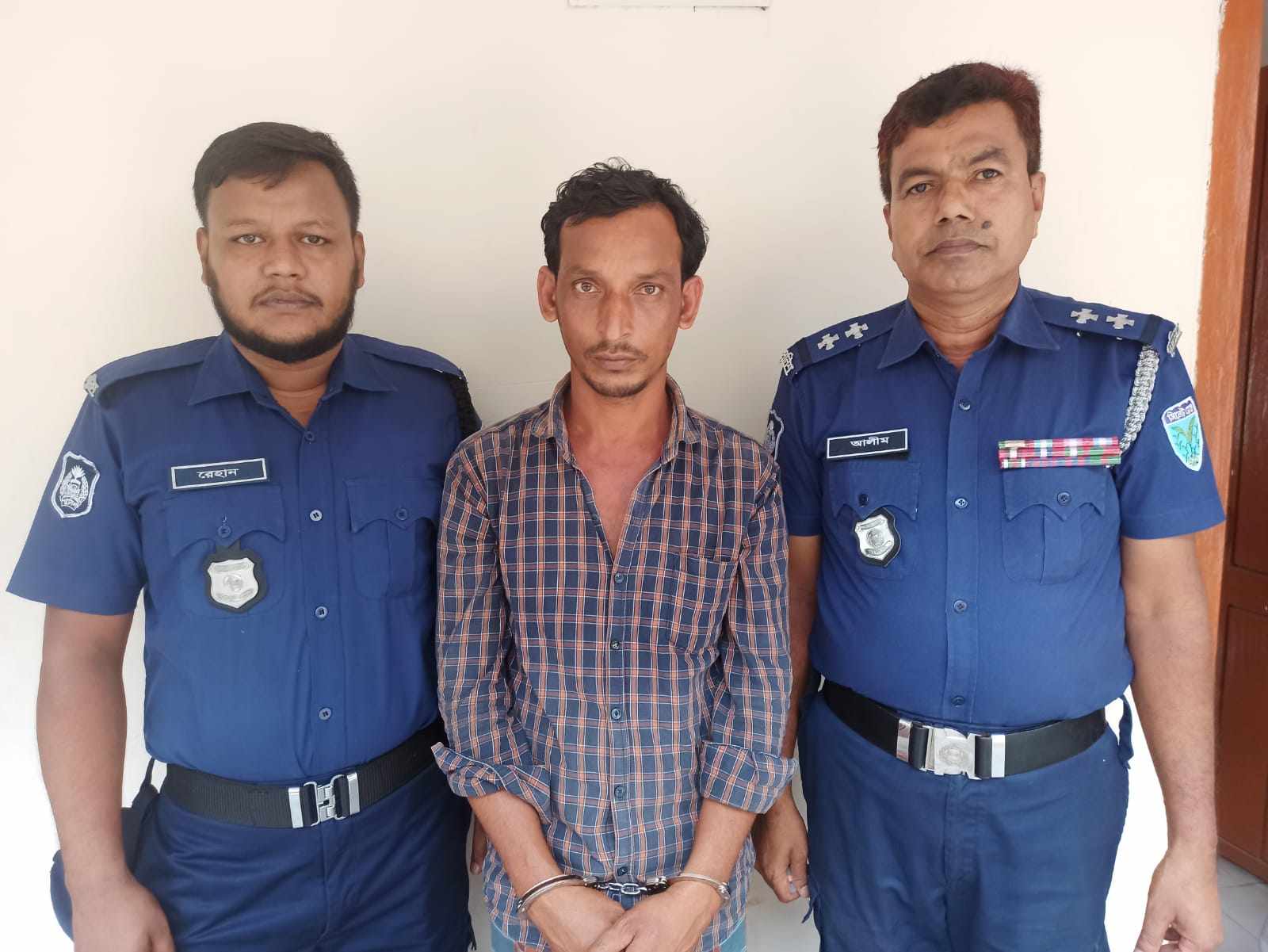 কুলাউড়ায় স্কুলছাত্রী হত্যাকাণ্ডের রহস্য ১৮ ঘন্টা উদঘাটন হত্যাকারী গ্রেফতার