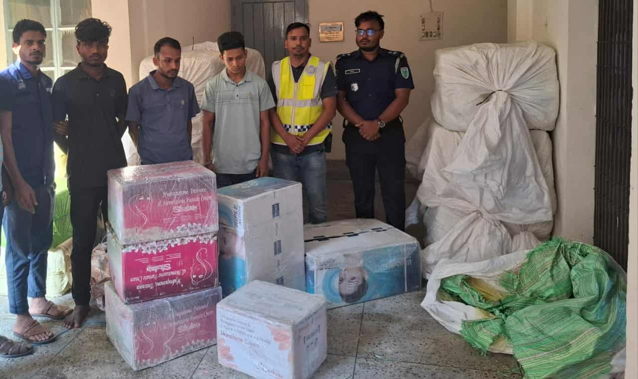 লক্ষাধিক টাকার ভারতীয় চোরাই পন্য জব্দ, কাভার্ড ভ্যানসহ আটক – ৩