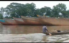 বালু উত্তোলন নামে সুরমায় তান্ডব ধ্বংসের মুখে বন্যা নিয়ন্ত্রন বাঁধ