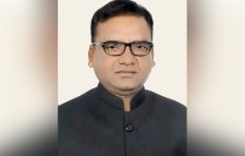 বকুলের দুই বাড়ি ক্রোক ও ব্যাংক হিসাব অবরুদ্ধ