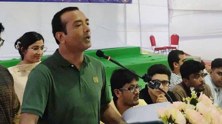 ছাত্রশিবির সভাপতির ছাত্রত্ব নিয়ে প্রশ্ন তুললেন রাকিবুল ইসলাম রাকিব।