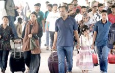 ঈদ উদ্‌যাপন শেষে রাজধানীতে ফিরছে মানুষ