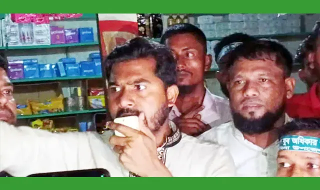 নুর ক্ষুব্ধ প্রতিক্রিয়া ব্যক্ত করেছেন