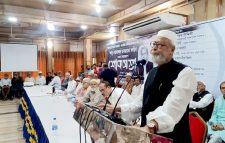 মুক্তিযোদ্ধাকে যারা জুতার মালা পরায়, তাদের পরিণতিও কী হবে: কাদের সিদ্দিকী