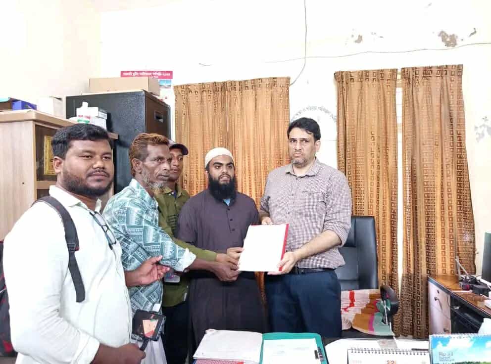 সিলেটের গোলাপগঞ্জ উপজেলার স্বাস্থ্য কমপ্লেক্সের দুর্নীতি-অনিয়ম-অপরিচ্ছন্নতা আধুনিকরণ ও উন্নতির দাবিতে প্রতিবাদ