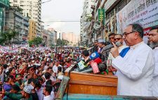 গণঅভ্যুত্থানকে পুঁজি করে সুবিধা নিচ্ছে কয়েকটি দল