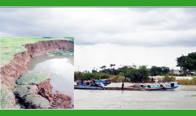 সারি নদীতে অবৈধ বালু উত্তোলনের ফলে ভাঙ্গন কবলে ফসলী জমি মসজিদ-কবরাস্থান,বসত বাড়ী
