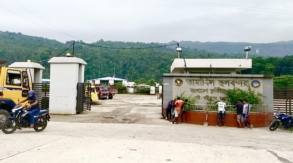 তামাবিল স্থলবন্দরে দু র্নী তি র মহোৎসব, রাজস্ব হারাচ্ছে সরকার