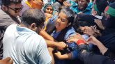 পুলিশের বিরুদ্ধে আন্দোলনকারীদের নির্যাতনের অভিযোগ