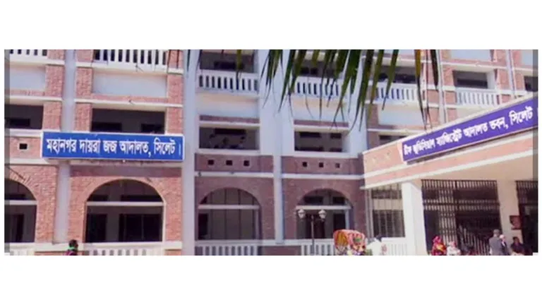 মামলার রায়ে ক্ষুব্ধ স্ত্রীর হামলায়  আহত ২