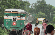 ব্রাহ্মণবাড়িয়ায় ৫ বগি ফেলে চলে গেল ট্রেন