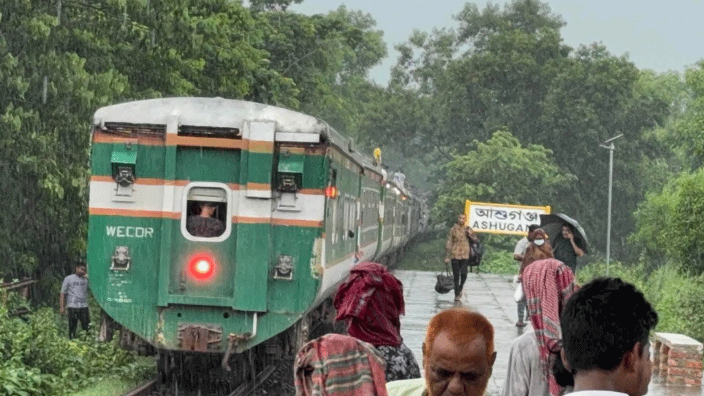 ব্রাহ্মণবাড়িয়ায় ৫ বগি ফেলে চলে গেল ট্রেন