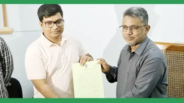 সবার আগের মনোনয়ন ফরম জমা দিয়েছেন নিষিদ্ধ সংগঠনের সিজার