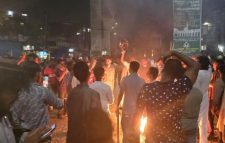 নুরুল হক নুরের ওপর হামলার প্রতিবাদে চট্টগ্রামে সড়ক অবরোধ