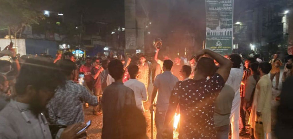 নুরুল হক নুরের ওপর হামলার প্রতিবাদে চট্টগ্রামে সড়ক অবরোধ