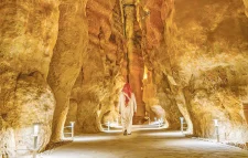 সৌদি আরবে  যুক্ত হলো প্রাকৃতিক গুহা