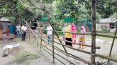 জমিসংক্রান্ত বিরোধের জেরে এক মাস ধরে অবরুদ্ধ এক পরিবার