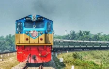 ট্রেনের কেবিনের মান উন্নয়নের জন্য চার্জ বাড়ানোর পরিকল্পনা করেছে বাংলাদেশ রেলওয়ে