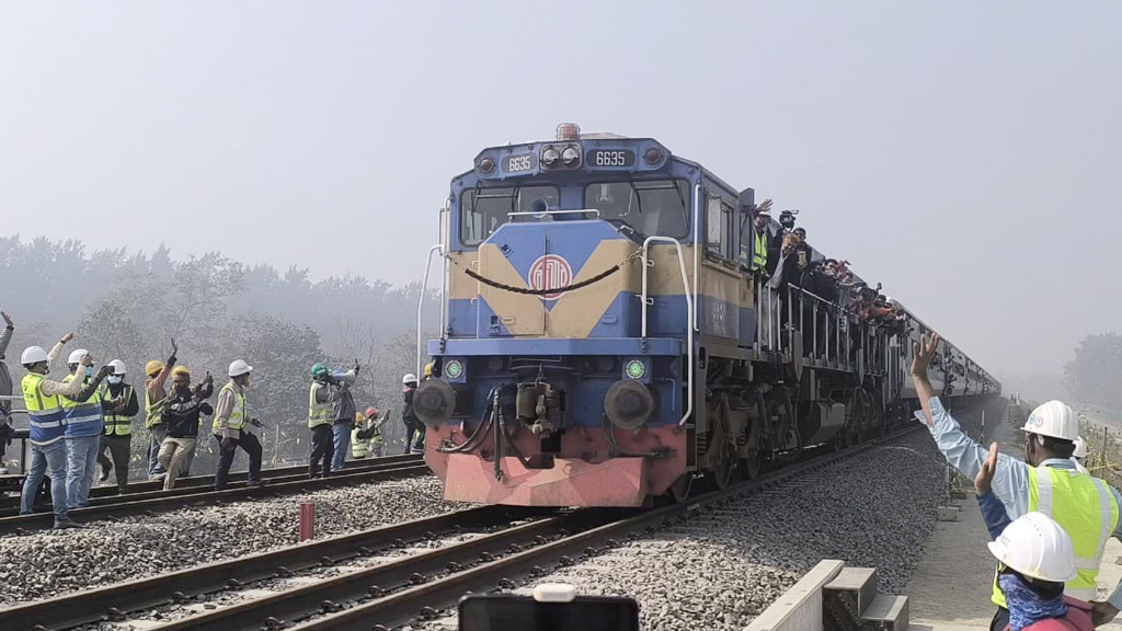৯ বছর পর বাতিল রেলওয়ের ৯২৭ কোটি টাকার কোচ কেনার প্রকল্প