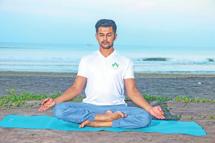 বদলে যাওয়া আবহাওয়ায় সুস্থ থাকতে যোগব্যায়াম ও সঠিক খাদ্যাভ্যাস জরুরি