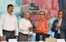 উপানুষ্ঠানিক শিক্ষা ব্যুরোর পিয়ন ও মুদ্রাক্ষরিক পদে উচ্চশিক্ষিতদের আগ্রহ: উপদেষ্টা বিধান রঞ্জন রায় পোদ্দারের মন্তব্য