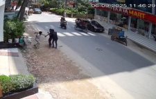 চাপাতি দিয়ে মোবাইল-মানিব্যাগ ছিনতাই, মোহাম্মদপুর থেকে গ্রেপ্তার যুবক