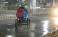 বঙ্গোপসাগরে লঘুচাপের আভাস, ভারি বৃষ্টিতে প্লাবনের শঙ্কা